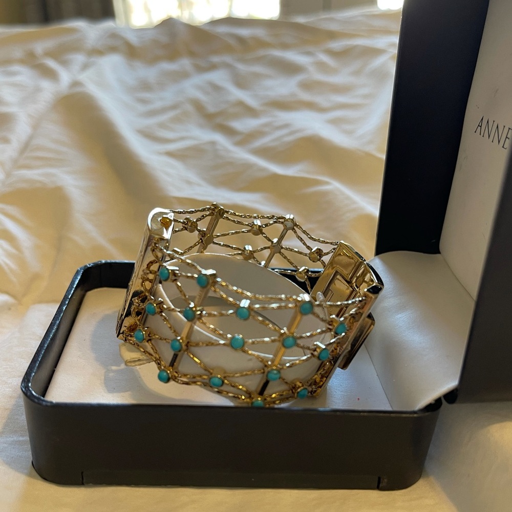 Women’s Watch - Picture 4 of 8